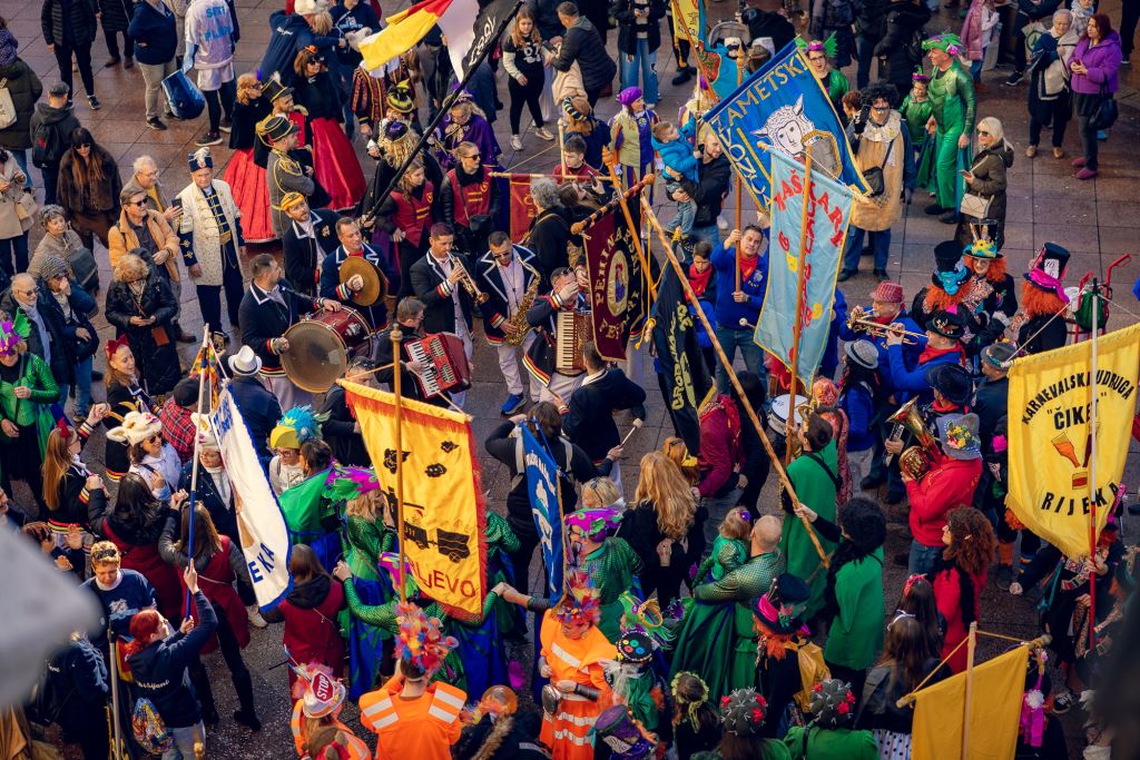 Riječki karneval 2026: parada zastava, izbor kraljice, koncerti i pusni tanci na ulicama i u dvoranama