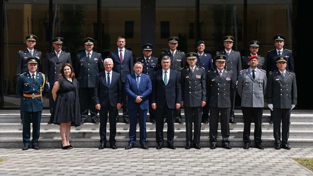 Prezydent Milanovic o obowiązkowej służbie wojskowej: decyzja o najwyższych organach konstytucyjnych, niedobór żołnierzy i podoficerów w armii chorwackiej