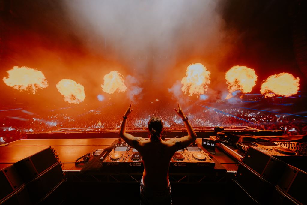 Steve Aoki at Fair Fest in Zagreb: World DJ star brings' cake face 'spectacle to Zagreb Fair