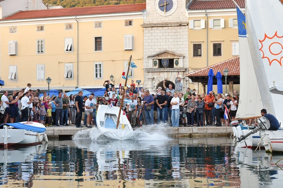 Šesti creski kaić - dani pomorske baštine i tradicije na otoku Cresu donose bogat program od 27. svibnja do 2. lipnja 2024. godine | Karlobag.eu