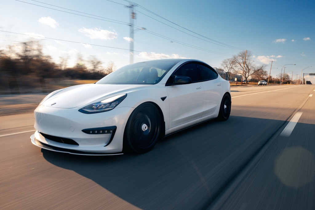 Tesla SAD radi opoziv vozila zbog nedostataka u Autopilot sustavu | Karlobag.eu