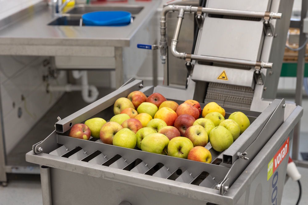 The new fruit processing line in Lika-Senj County enables the production of natural juices